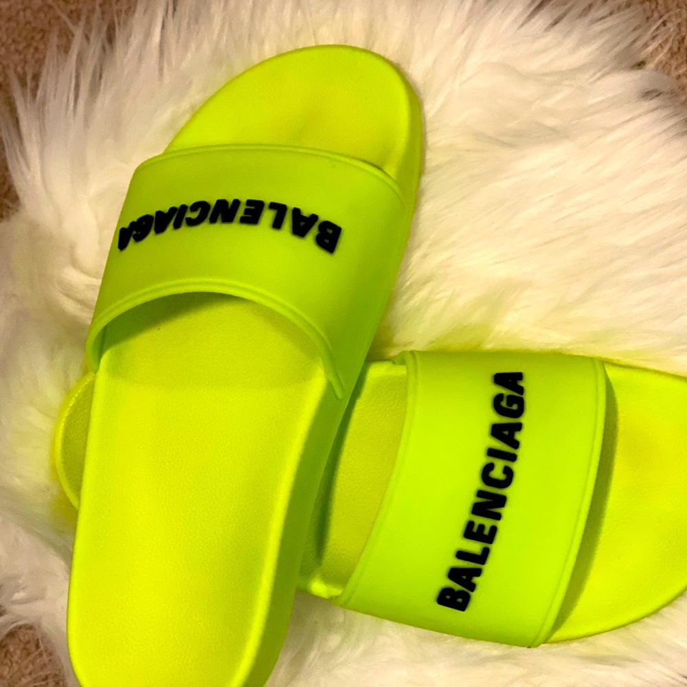 *AUTHENTIC* Balenciaga Slides